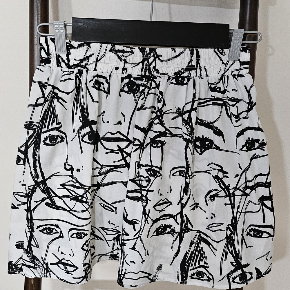 VILA Black and White Abstract Faces Mini Skirt